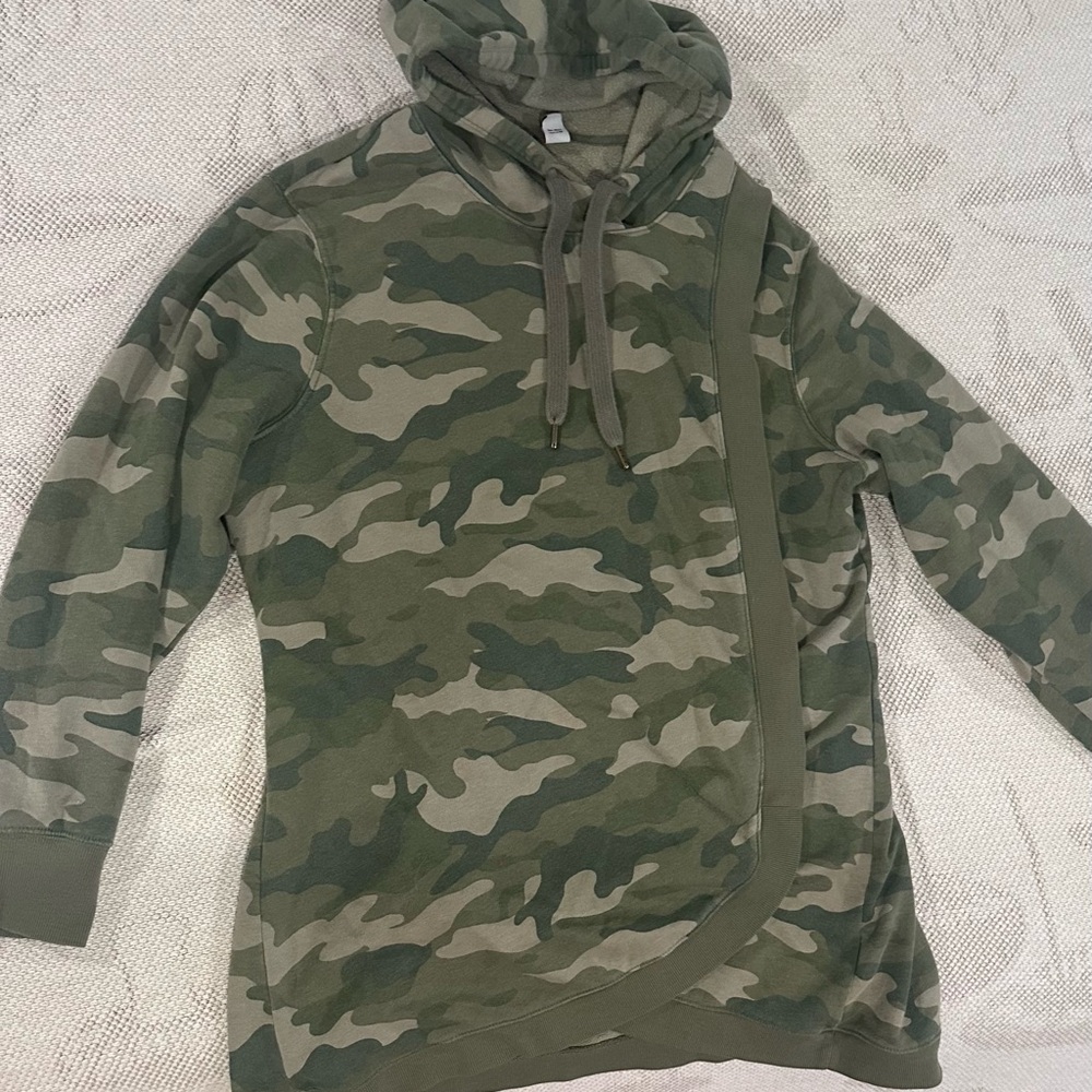 Maternity/nursing Camo Hooded Pullover Sweatshirt